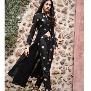 Meet your Posher, Rehana khorasi.